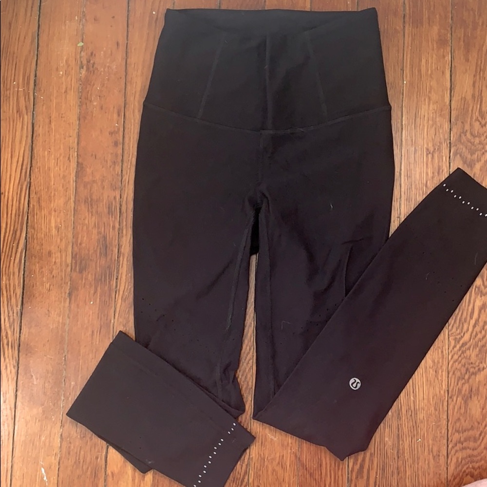 Lululemon zoned in tight